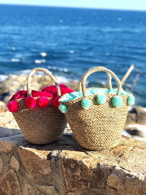 Mini raffia bag whith pompons