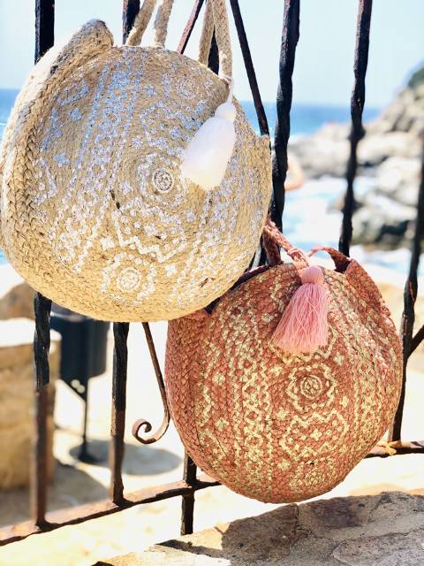 Rounded ethnic raffia bag